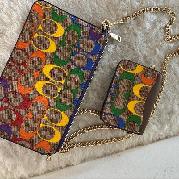 Rainbow signature COACH crossbody with gold chain link strap. Carried once! - Picture 4 of 10